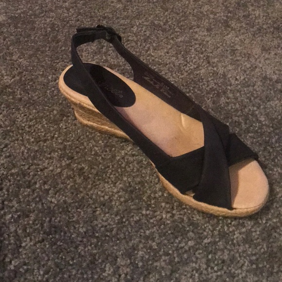 Bundle: 3 Pair of Size 7 Wedges. - Picture 3 of 5